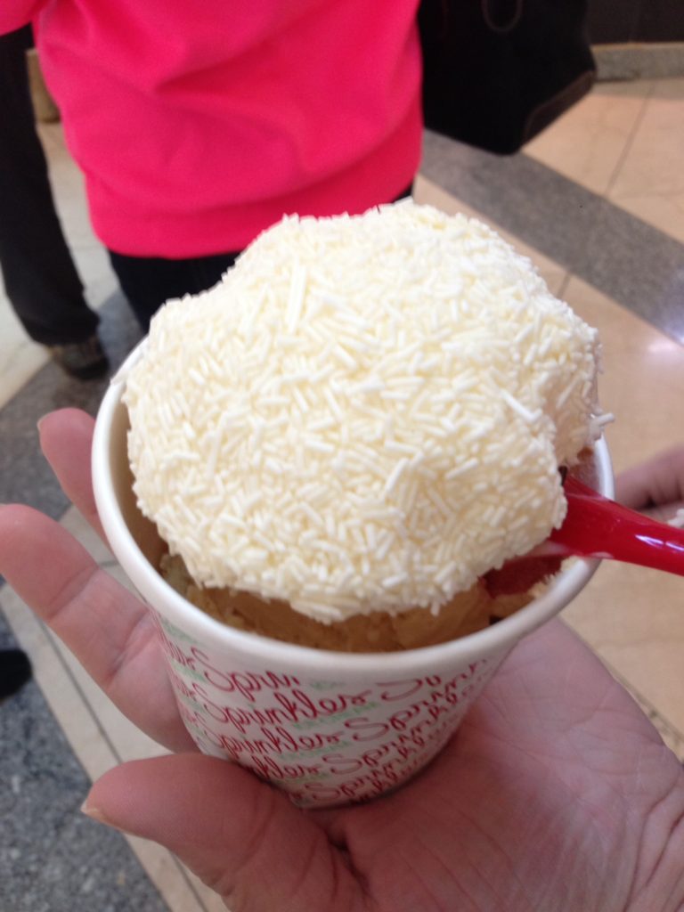 Sprinkles Cupcakes open in Atlanta!! • Simply Stine