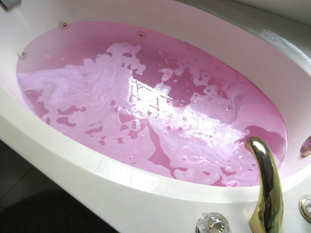 LUSH Sex Bomb Bath Bomb