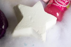 LUSH Holiday 2015 Stardust Bath Bomb