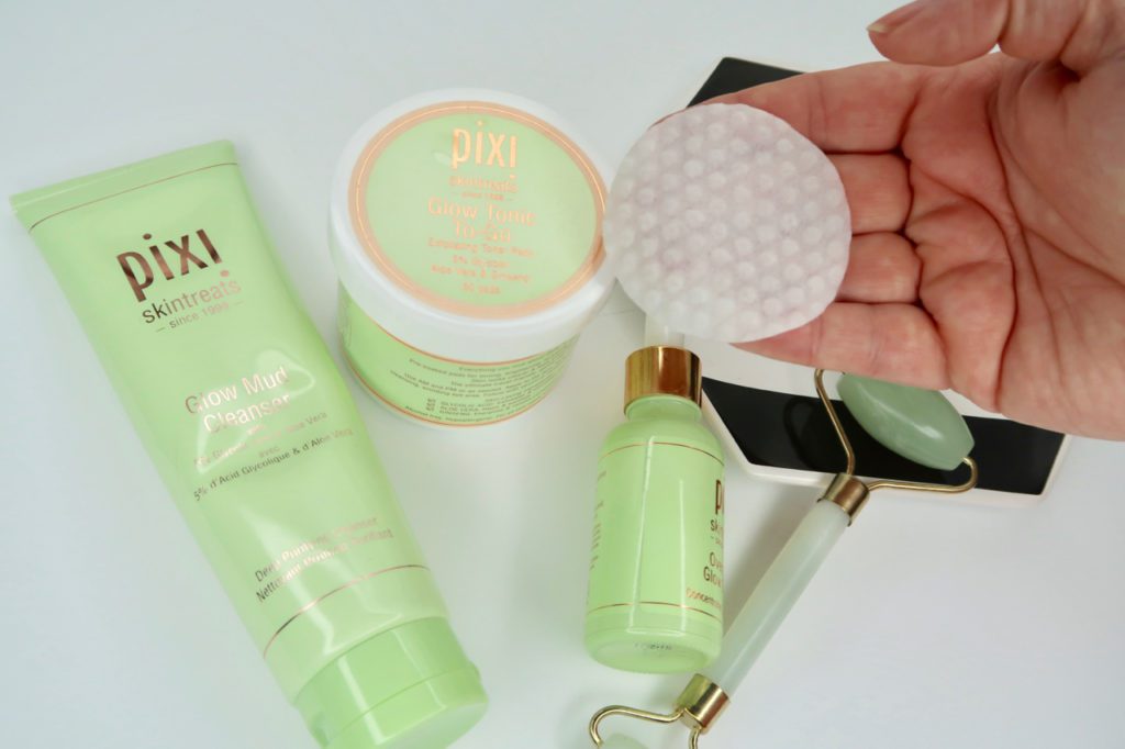 Pixi Beauty Glow Tonic To-Go Exfoliating peel pads