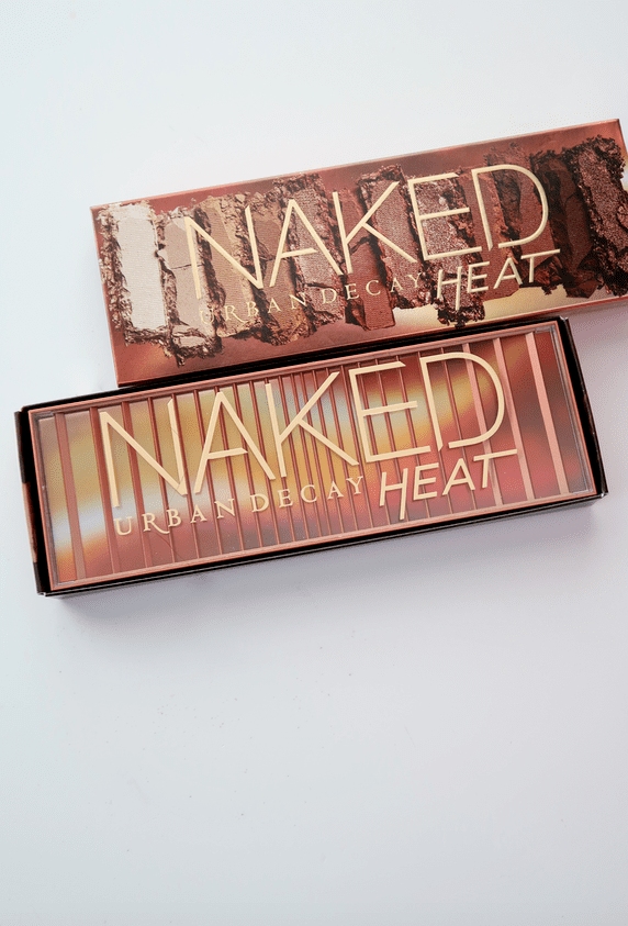 Urban Decay Naked Heat Palette | 12 amber-hued neutral shades that makes a super wearable, but fun palette! | www.simplystine.com