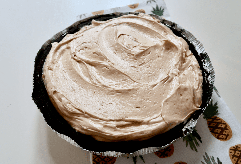 The Easiest Peanut Butter Pie Recipe That Will Impress Everyone and takes hardly no time to prepare! | www.simplystine.com