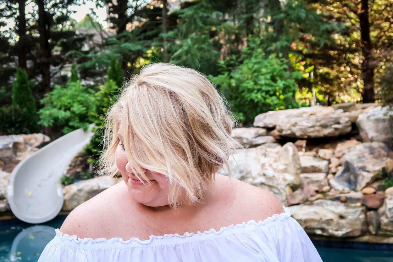 Curious about what it takes to keep a short, balayage blonde hair style in shape? I'm sharing all of my hair tips on how I keep my locks looking their best! #hair #blonde #Balayage #Bob