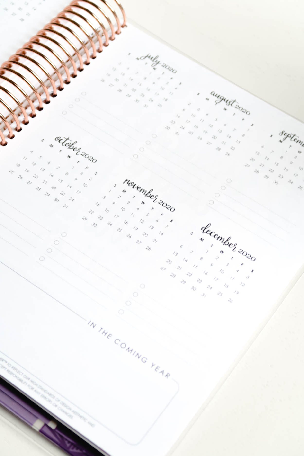 How I use my 2018-2019 Erin Condren Life Planner to help better manage my time, provide structure to my days and how it helps keep my ideas, projects and deadlines more organized! #planner #ErinCondren #Planning #Goals #GoalSetting #Organization