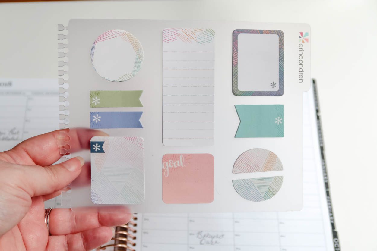 How I use my 2018-2019 Erin Condren Life Planner to help better manage my time, provide structure to my days and how it helps keep my ideas, projects and deadlines more organized! #planner #ErinCondren #Planning #Goals #GoalSetting #Organization