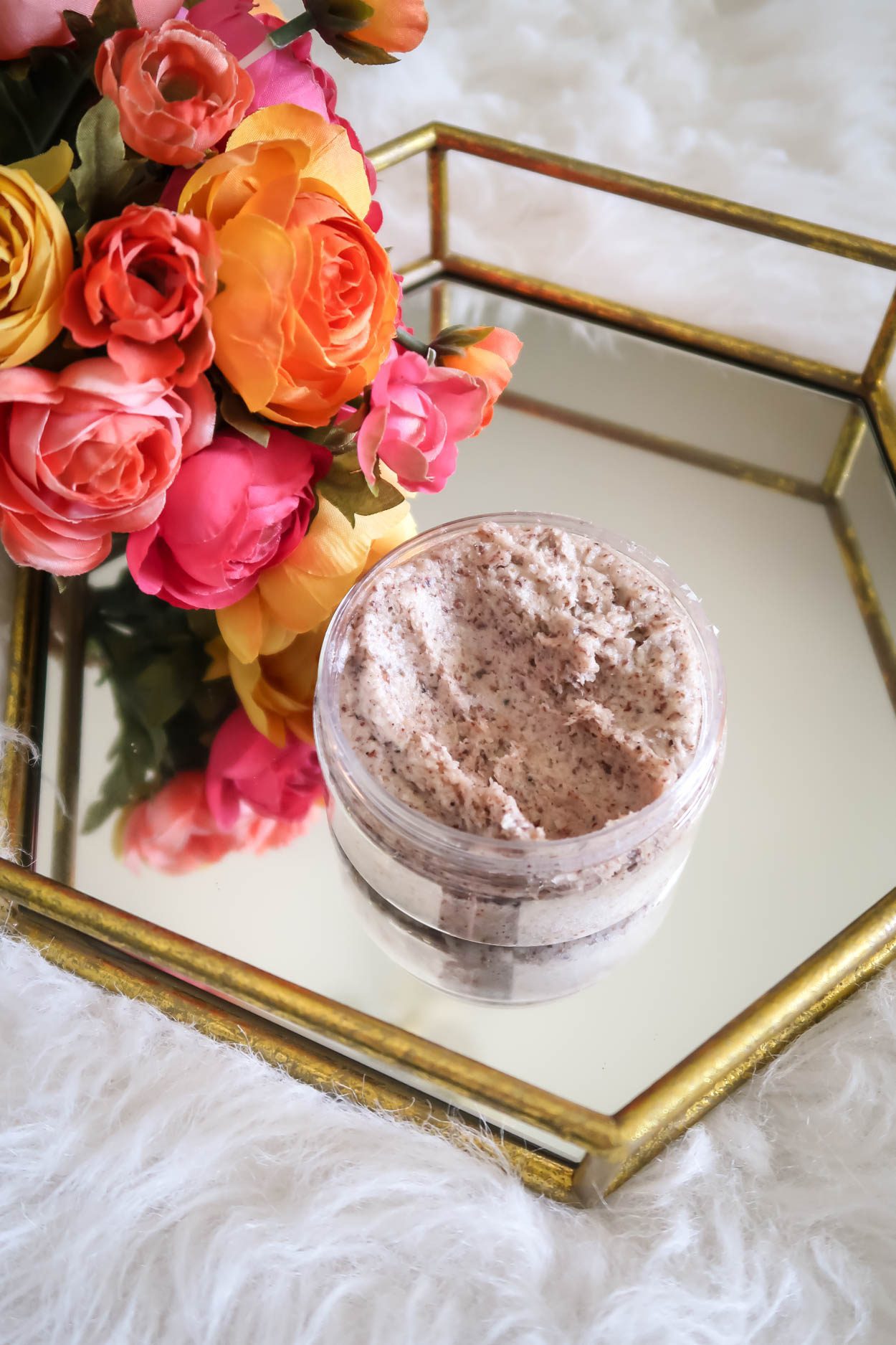 Simply Stine latest beauty post about the newest beauty product from Southern Sugaring. This exfoliating skin and body polish is fantastic! #Skincare #Beauty #BeautyBlogger 