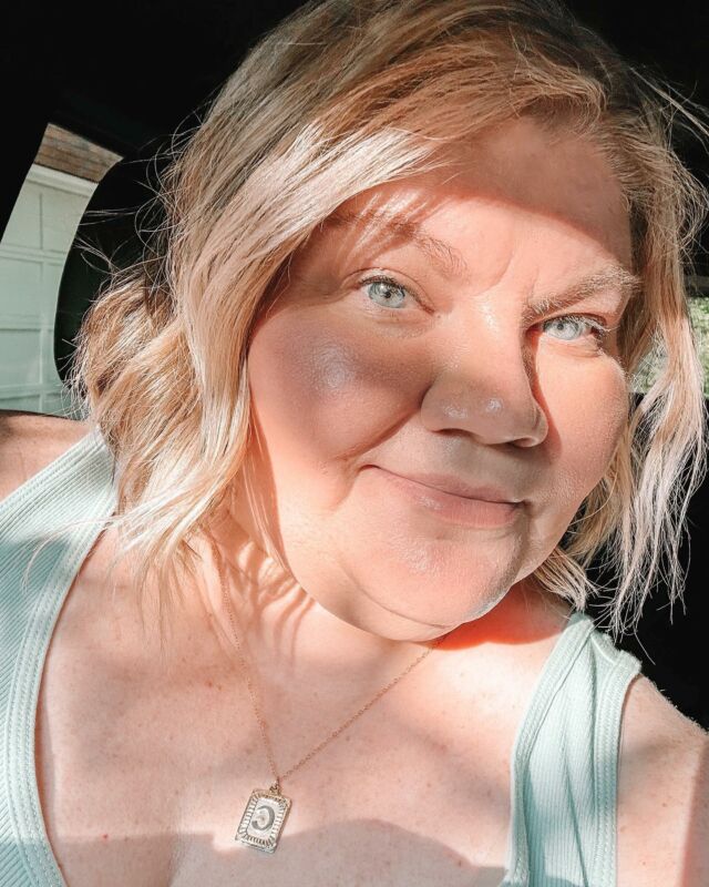 New blog post is live on Simply Stine! I’m sharing five (very random) things I’m loving right now. 

Trying to get back into the groove of posting twice a week again. So going with a Monday and Thursday post schedule for now. 

Here’s some random things to know:

•I’m into the new makeup look makeup look right now. I’ll share an updated routine soon. 

-I’m going to start using Substack to email a  weekly newsletter. 
-
-I just added Bad Summer People and The Collected Regrets of Clover to my reading list (both available on @scribd soon!)

-I’m on the hunt for the Watermelon Lime @drinkolipop and I’ve had zero luck so far 

-Thank goodness for @briogeo Scalp Revival product line. 

-Going to FINALLY start The Summer I Turned Pretty. 

-You can’t beat @treehut Shave Oil 

-I’ve been taking daily walks outside. I leave my phone at home and take a break from it all. 

Any new books on your want list? Any new products I need to know about?